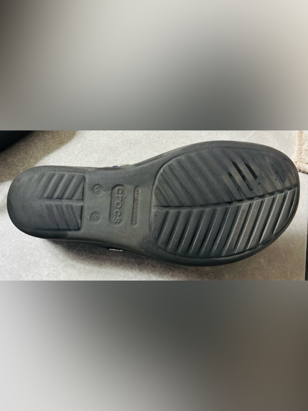 Crocs Sanrah Silver Circle Wedge Sandals - Picture 11 of 11